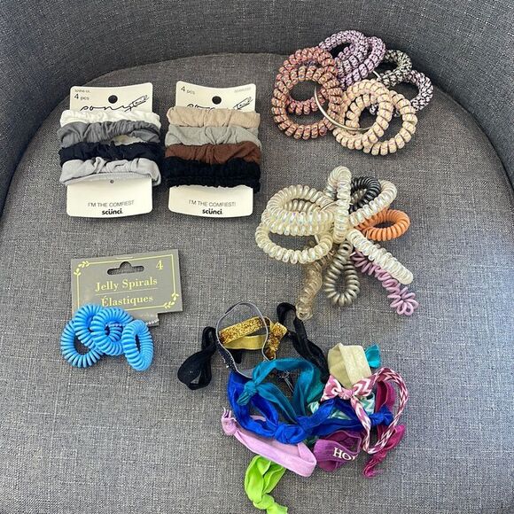 Hair Accessories - Picture 1 of 1